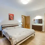 Spacious & Modern 3br In The Heart Of By 360 Estates Апартаменты Слима