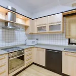 Апартаменты Spacious & Modern 3br In The Heart Of By 360 Estates