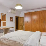 Spacious & Modern 3br In The Heart Of By 360 Estates Апартаменты Слима