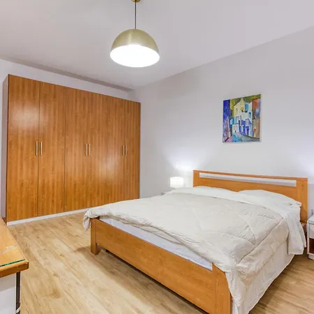 Spacious & Modern 3br In The Heart Of By 360 Estates Apartment