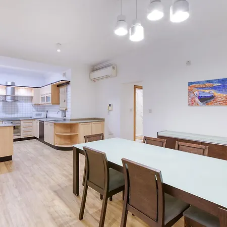 Spacious & Modern 3br In The Heart Of By 360 Estates 公寓