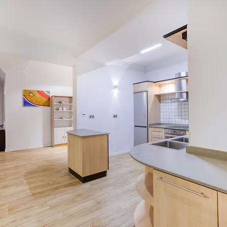 Apartman Spacious & Modern 3br In The Heart Of By 360 Estates