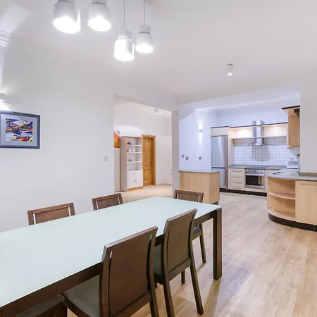 Spacious & Modern 3br In The Heart Of By 360 Estates