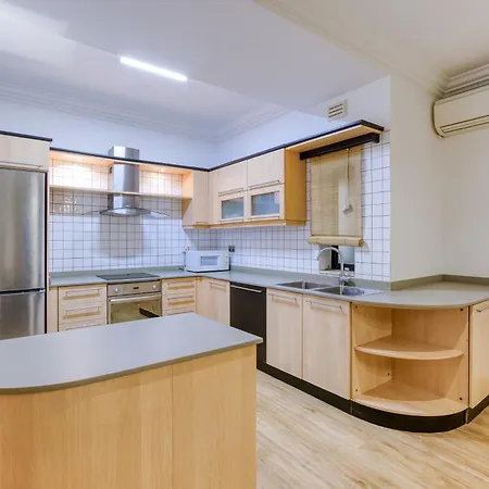 Spacious & Modern 3br In The Heart Of By 360 Estates Apartment *