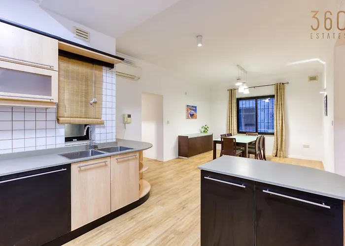 Spacious & Modern 3br In The Heart Of By 360 Estates Appartamento