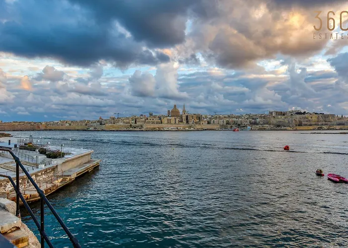 Spacious & Modern 3br In The Heart Of By 360 Estates Appartamento