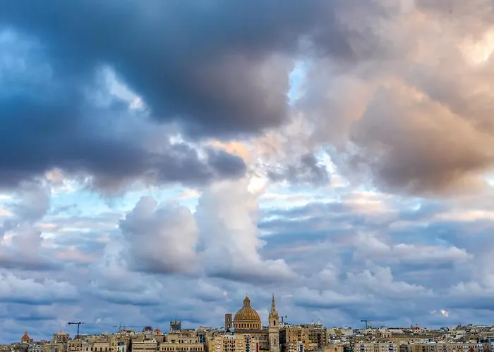 Apartament Spacious & Modern 3br In The Heart Of By 360 Estates Sliema