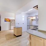 Апартаменты Spacious & Modern 3br In The Heart Of By 360 Estates
