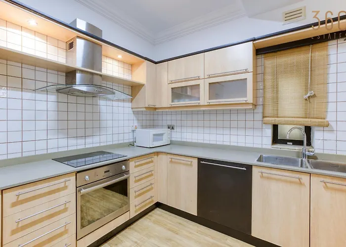 Apartament Spacious & Modern 3br In The Heart Of By 360 Estates
