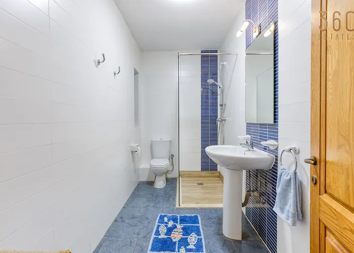 Spacious & Modern 3br In The Heart Of By 360 Estates *